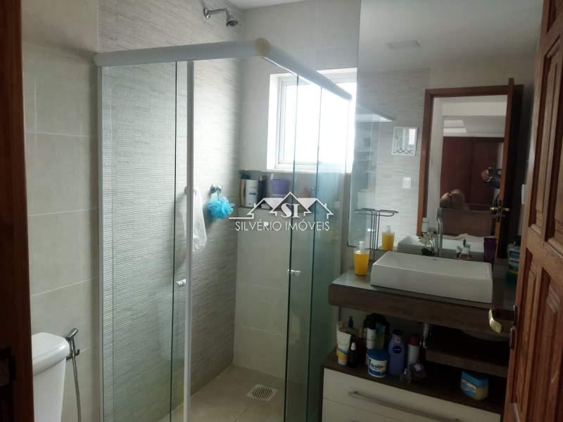 Casa à venda com 3 quartos, 240m² - Foto 3