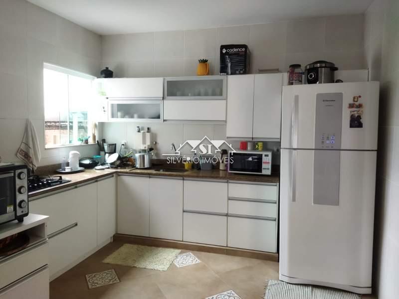 Casa à venda com 3 quartos, 240m² - Foto 16