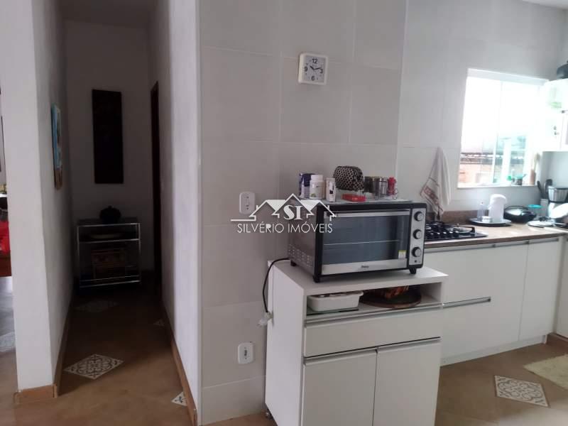 Casa à venda com 3 quartos, 240m² - Foto 17
