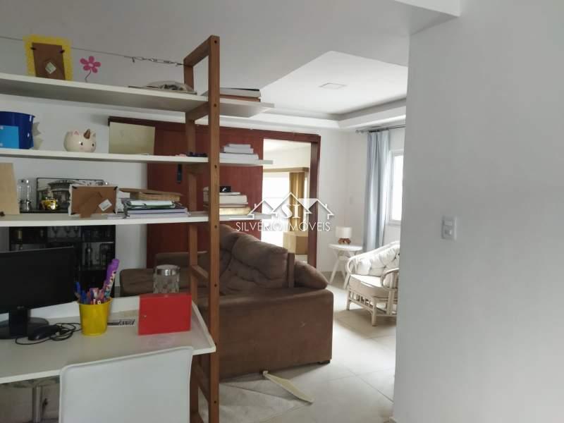 Casa à venda com 3 quartos, 240m² - Foto 26