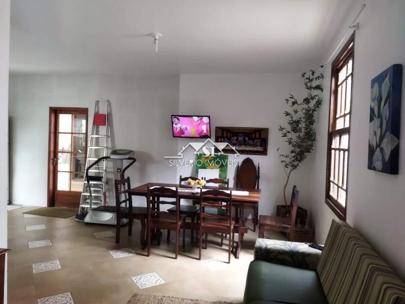 Casa à venda com 3 quartos, 240m² - Foto 27