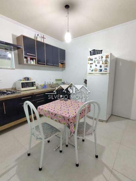 Casa à venda com 3 quartos, 160m² - Foto 4