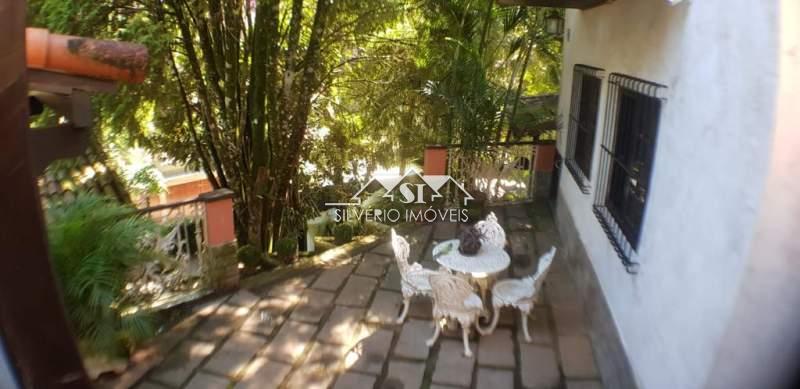 Casa à venda com 5 quartos, 300m² - Foto 3