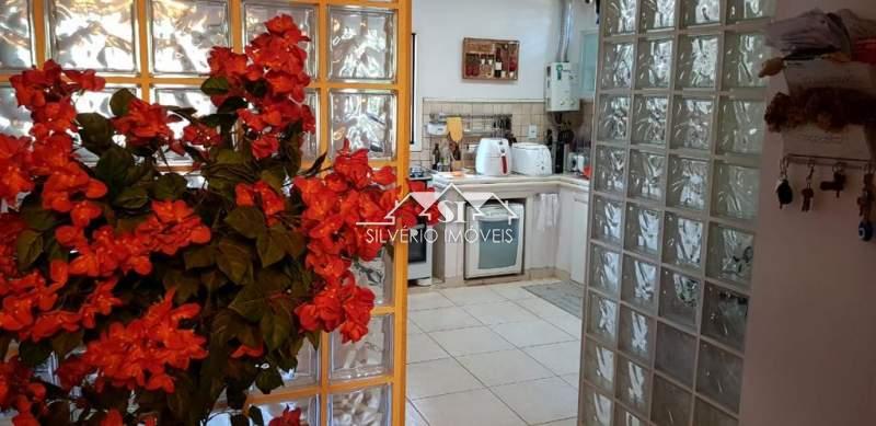 Casa à venda com 5 quartos, 300m² - Foto 8