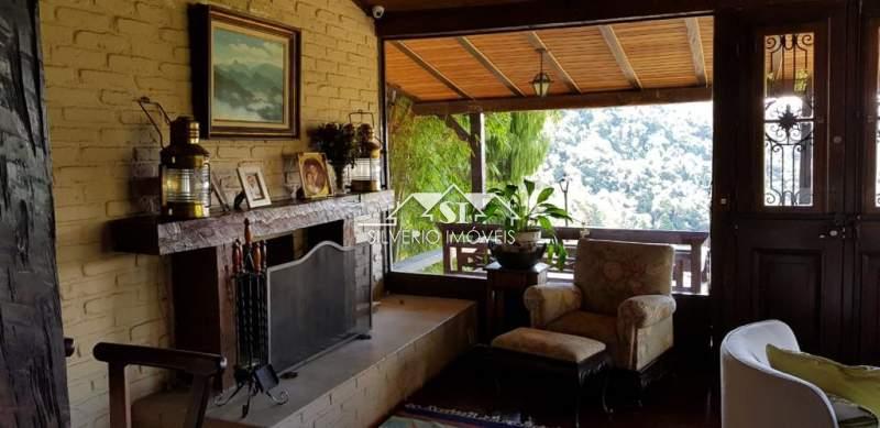 Casa à venda com 5 quartos, 300m² - Foto 14