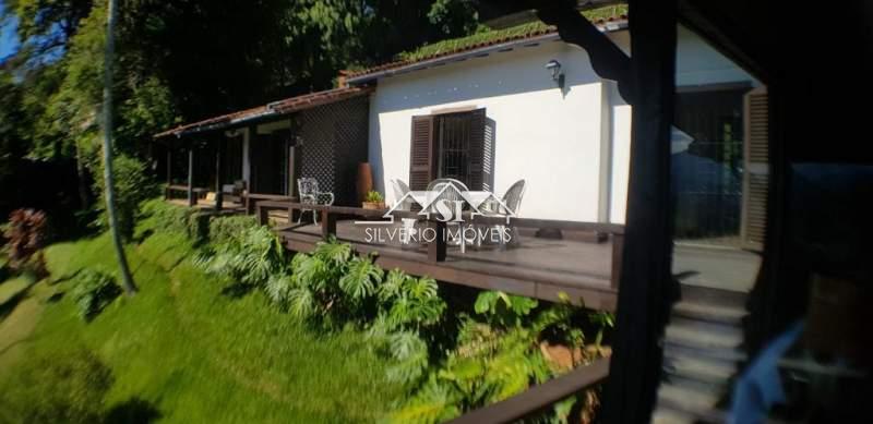Casa à venda com 5 quartos, 300m² - Foto 25