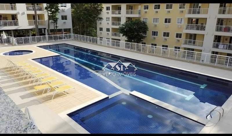 Apartamento à venda com 3 quartos, 90m² - Foto 2