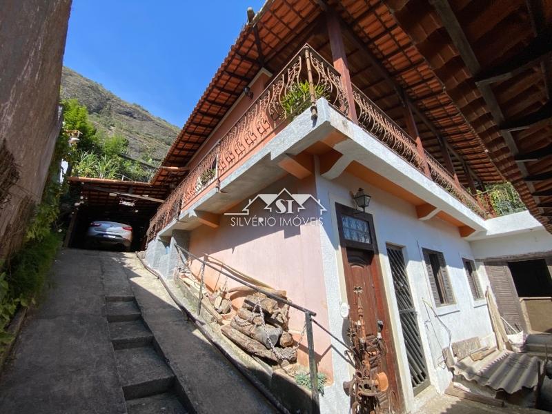 Casa à venda com 4 quartos, 350m² - Foto 1