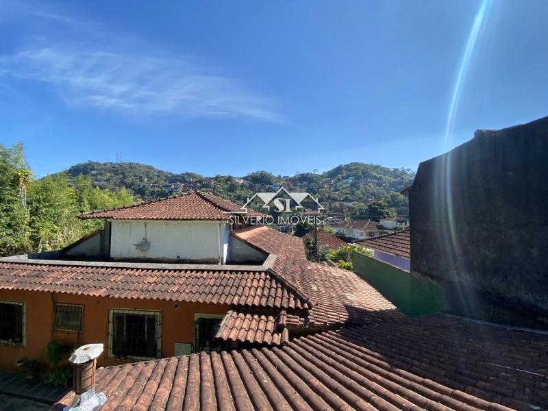 Casa à venda com 4 quartos, 350m² - Foto 2