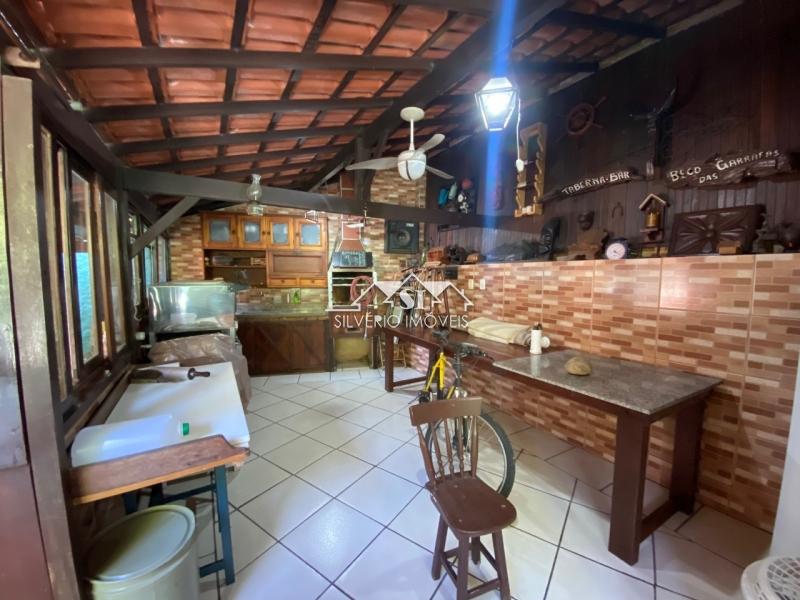 Casa à venda com 4 quartos, 350m² - Foto 11