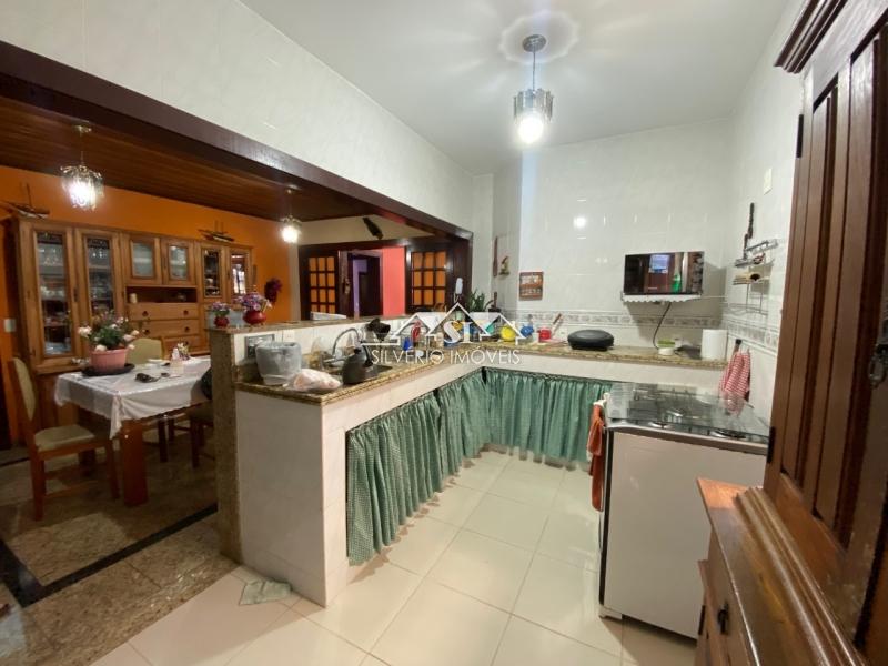 Casa à venda com 4 quartos, 350m² - Foto 15