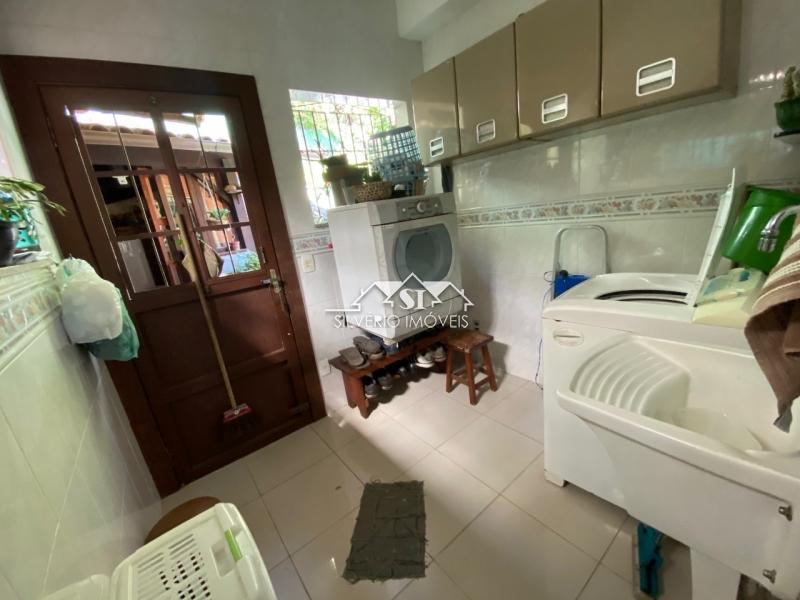 Casa à venda com 4 quartos, 350m² - Foto 16