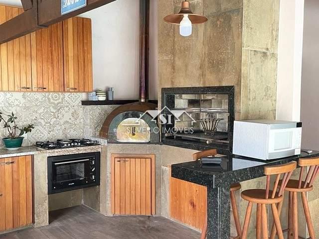 Casa à venda com 5 quartos, 320m² - Foto 4