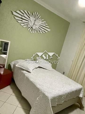 Casa à venda com 5 quartos, 320m² - Foto 10