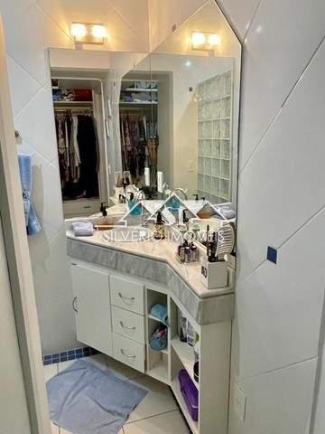 Casa à venda com 5 quartos, 320m² - Foto 17