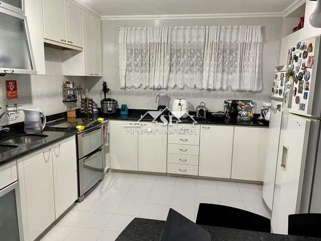 Casa à venda com 5 quartos, 320m² - Foto 9