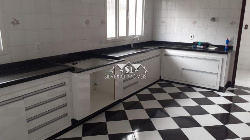 Casa à venda com 7 quartos, 310m² - Foto 11