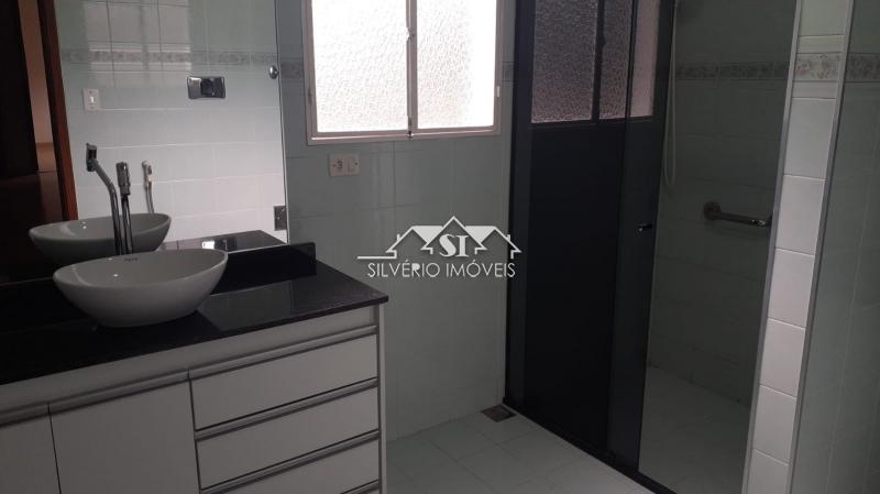 Casa à venda com 7 quartos, 310m² - Foto 17
