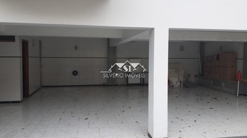 Casa à venda com 7 quartos, 310m² - Foto 24