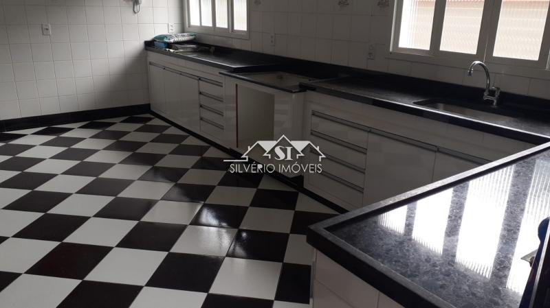 Casa à venda com 7 quartos, 310m² - Foto 48