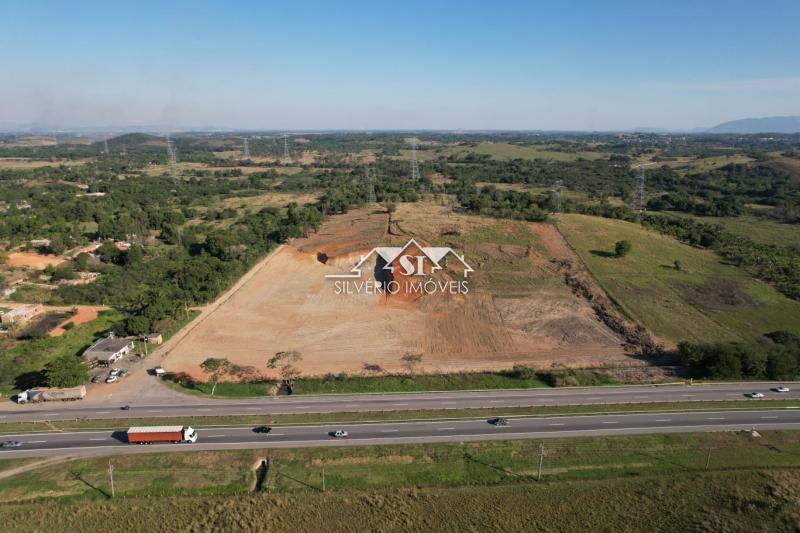 Terreno em Duque de Caxias - Duque de Caxias/RJ 