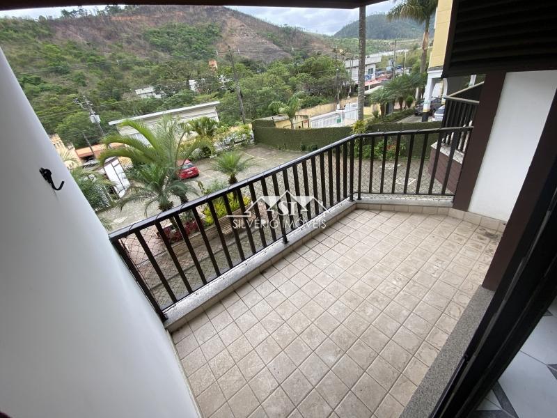 Apartamento à venda com 3 quartos, 139m² - Foto 4