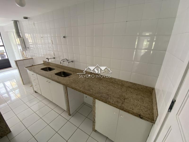 Apartamento à venda com 3 quartos, 139m² - Foto 23