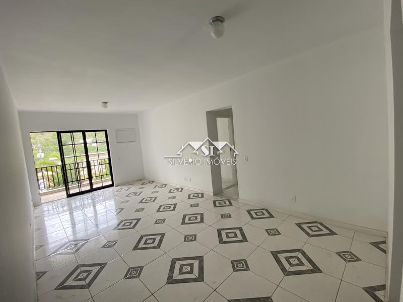 Apartamento à venda com 3 quartos, 139m² - Foto 2