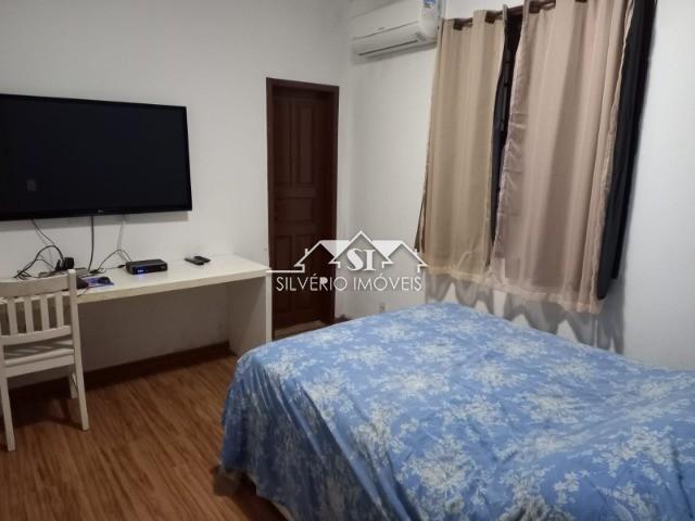 Casa à venda com 4 quartos, 215m² - Foto 11