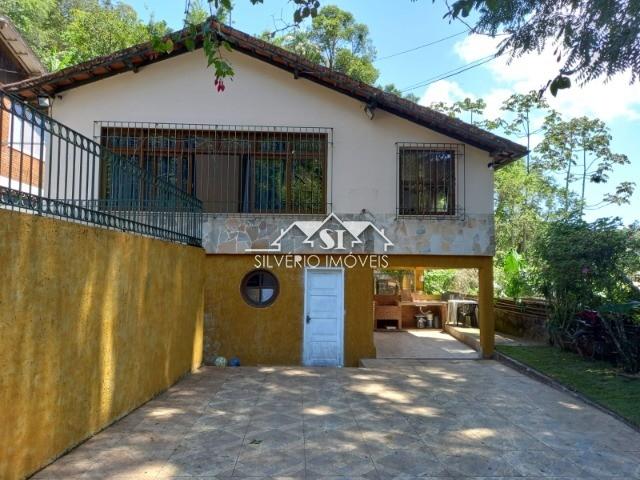 Casa à venda com 4 quartos, 215m² - Foto 2