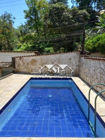 Casa à venda com 4 quartos, 215m² - Foto 4