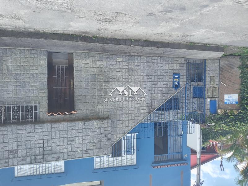 Casa à venda com 7 quartos, 200m² - Foto 2