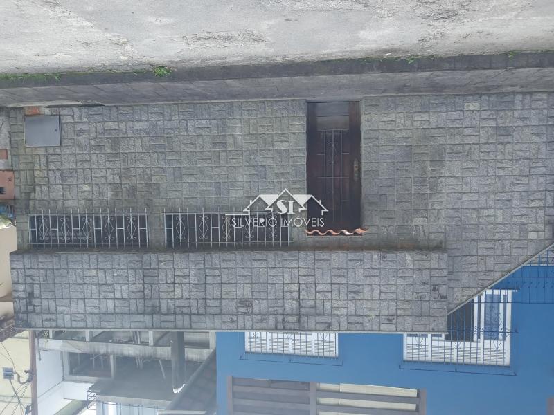 Casa à venda com 7 quartos, 200m² - Foto 3