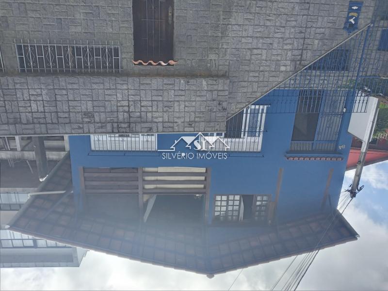 Casa à venda com 7 quartos, 200m² - Foto 4