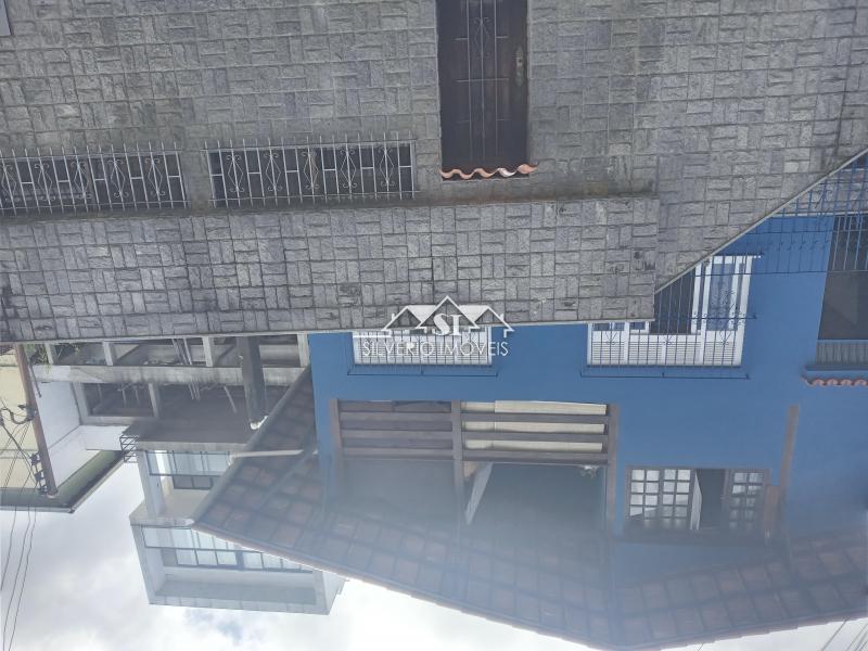 Casa à venda com 7 quartos, 200m² - Foto 6