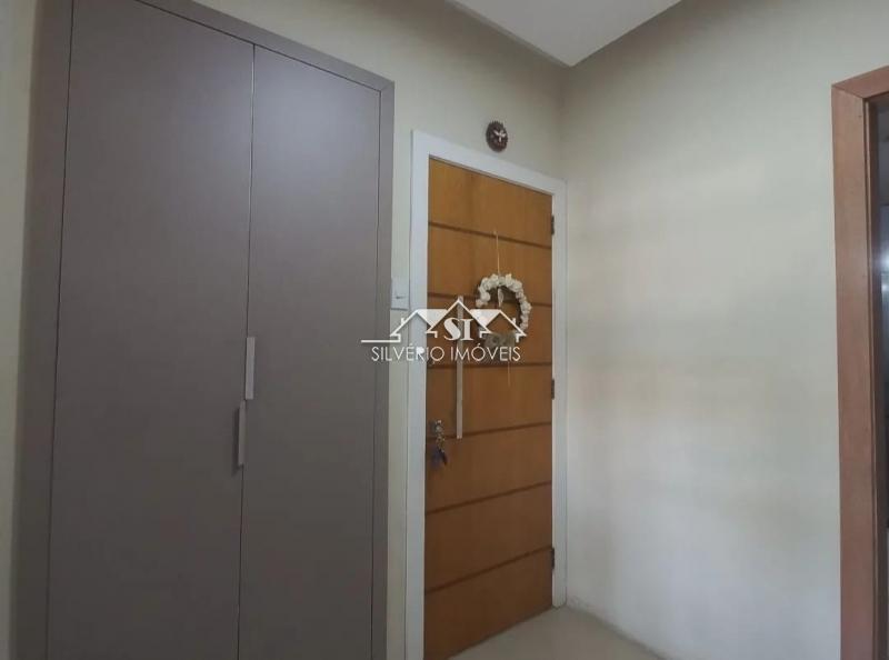 Apartamento à venda com 2 quartos, 78m² - Foto 2