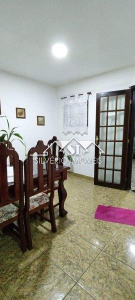 Casa à venda com 2 quartos, 90m² - Foto 11
