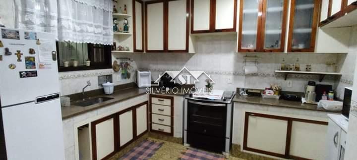 Casa à venda com 2 quartos, 90m² - Foto 12