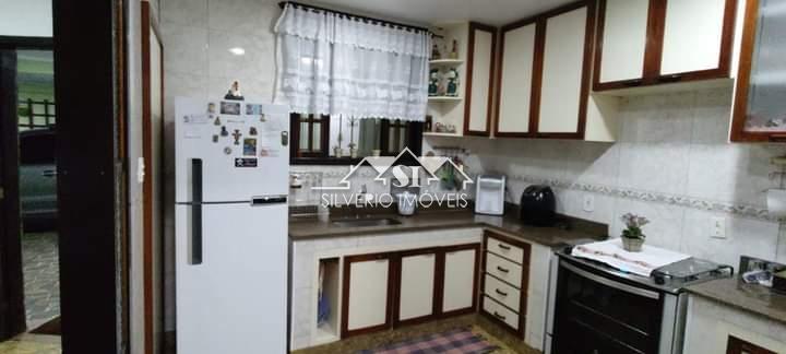 Casa à venda com 2 quartos, 90m² - Foto 13