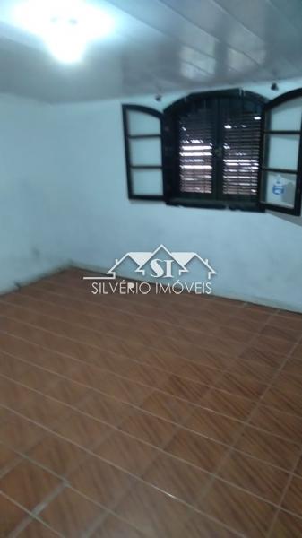 Casa à venda com 4 quartos, 80m² - Foto 3