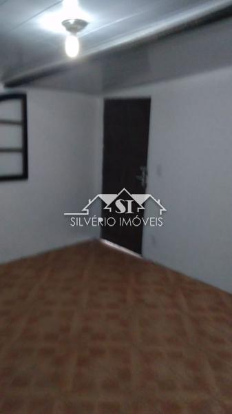 Casa à venda com 4 quartos, 80m² - Foto 15