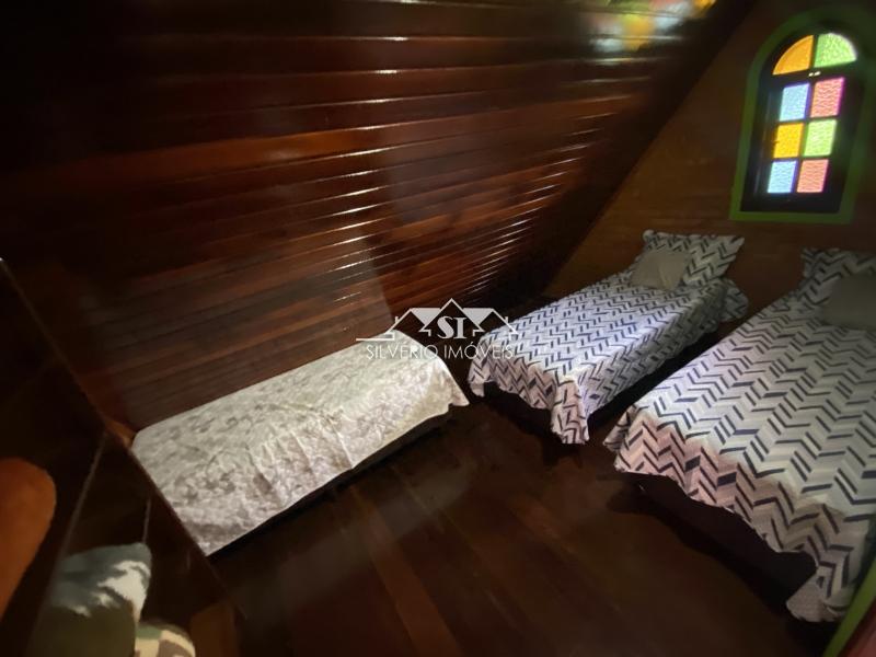 Casa à venda com 6 quartos, 1100m² - Foto 15