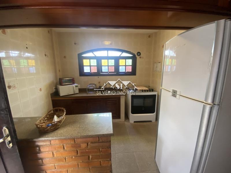Casa à venda com 6 quartos, 1100m² - Foto 11