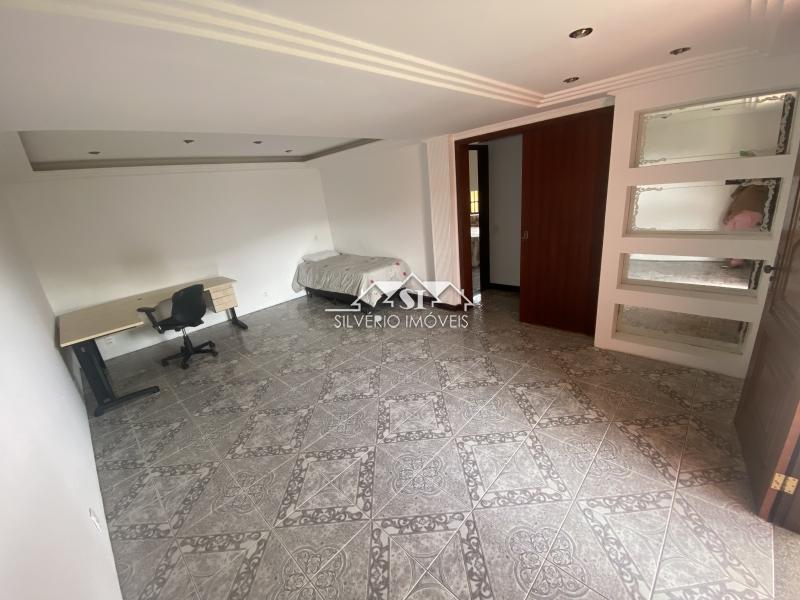 Casa à venda com 6 quartos, 1100m² - Foto 23