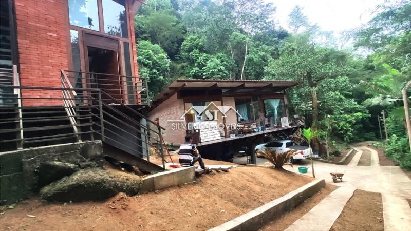 Casa à venda com 6 quartos, 230m² - Foto 5