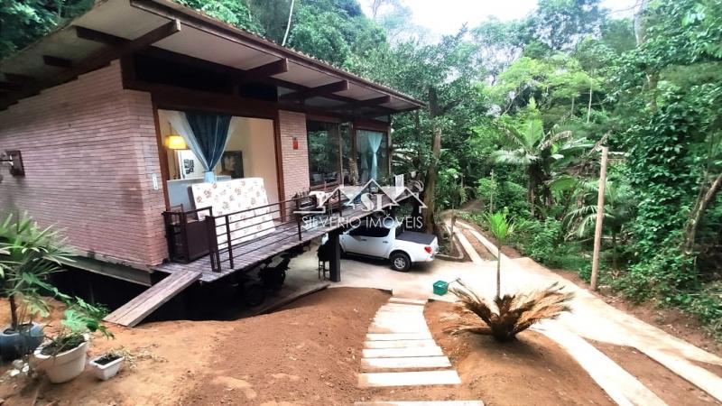 Casa à venda com 6 quartos, 230m² - Foto 3