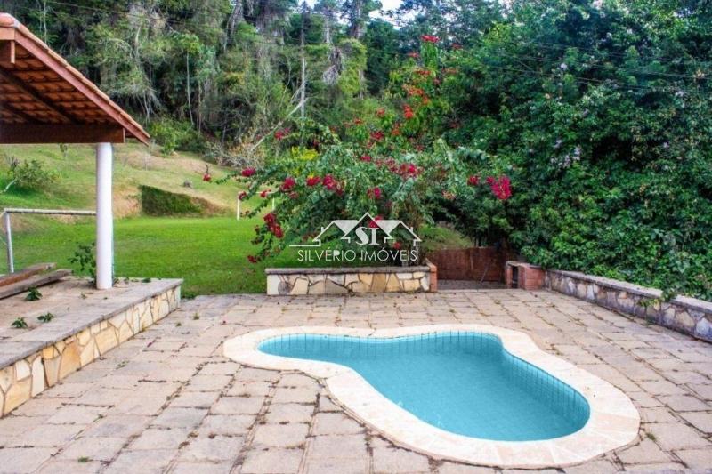 Casa à venda com 4 quartos, 350m² - Foto 2