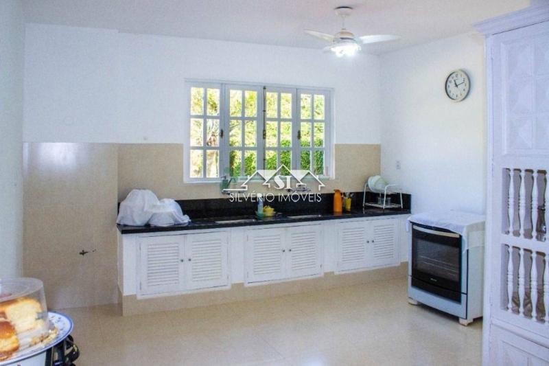 Casa à venda com 4 quartos, 350m² - Foto 9