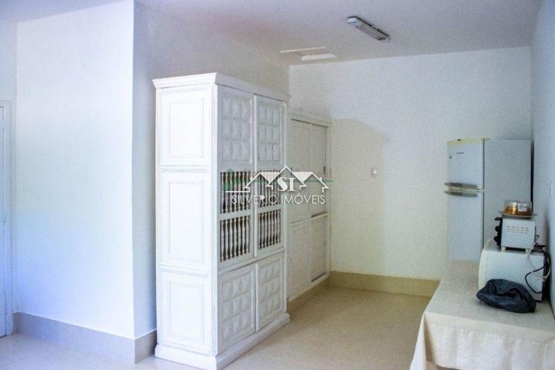 Casa à venda com 4 quartos, 350m² - Foto 10