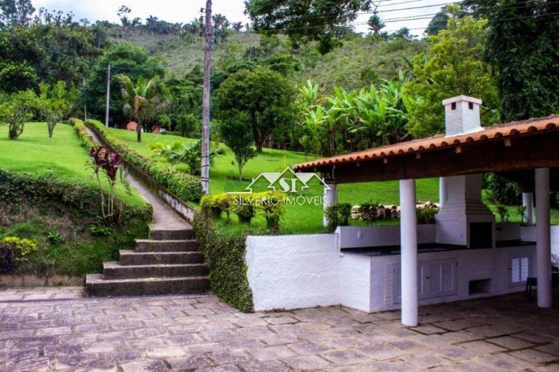 Casa à venda com 4 quartos, 350m² - Foto 15